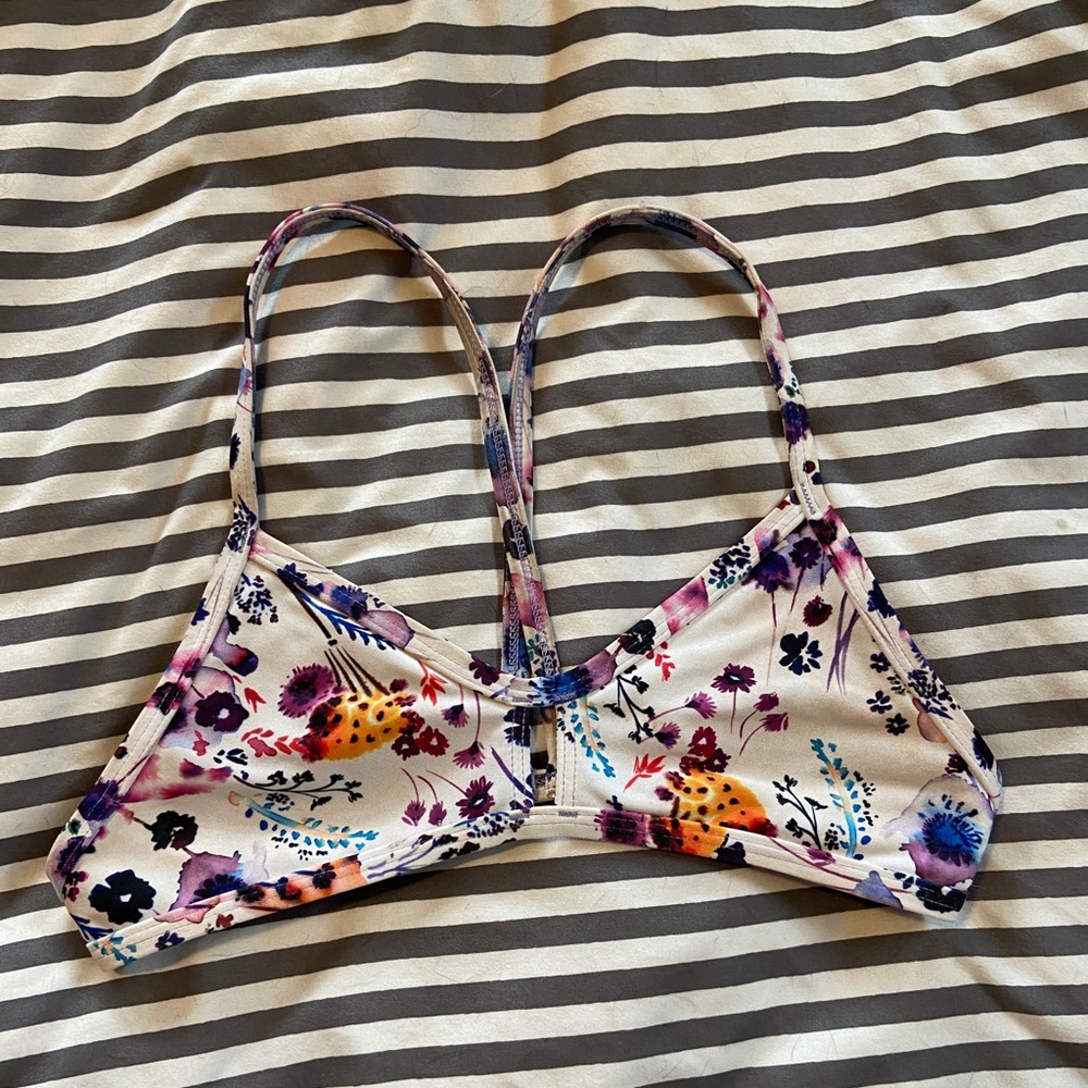 Jolyn bikini top